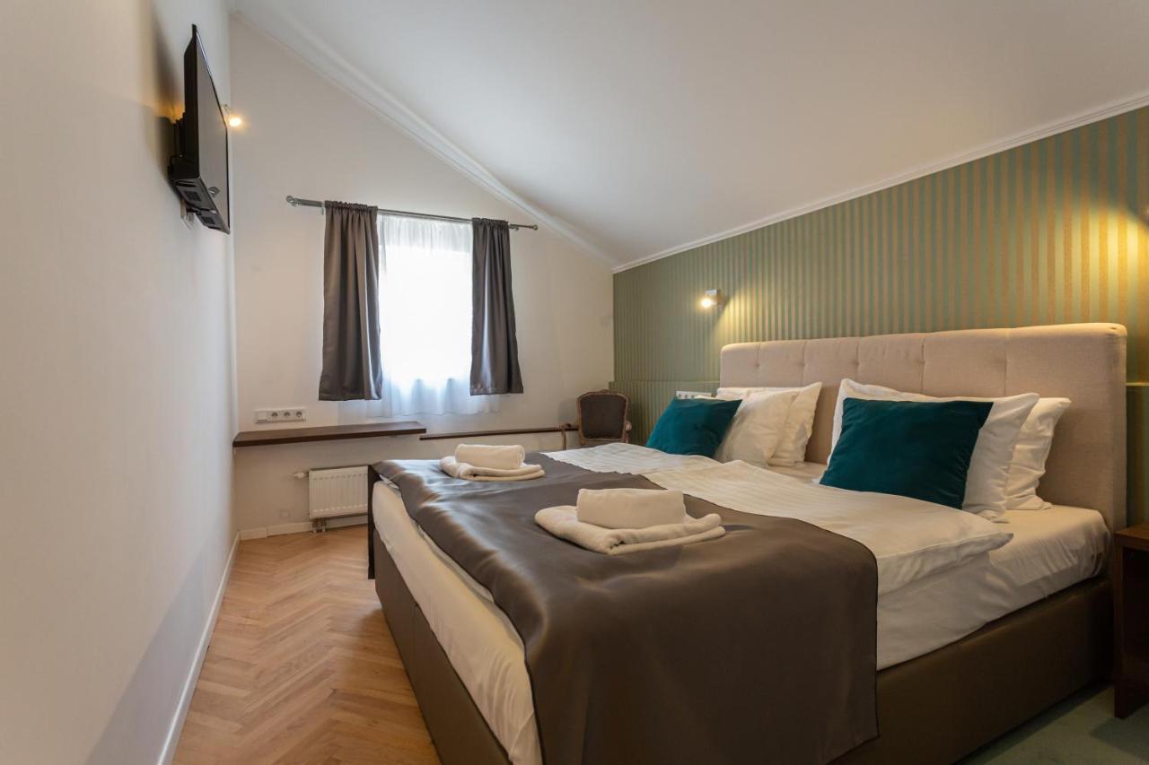 Heritage Hotel Petrakija SJJ Esterno foto